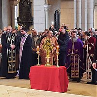 Kreuzverehrung der orthodoxen Gemeinden im Limburger Dom